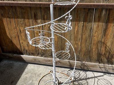 Metal Vintage Spiral Plant Stand