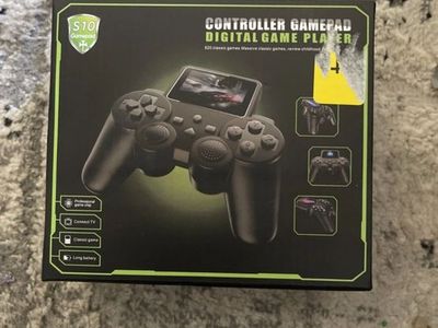 Hand Held Video Game Player New