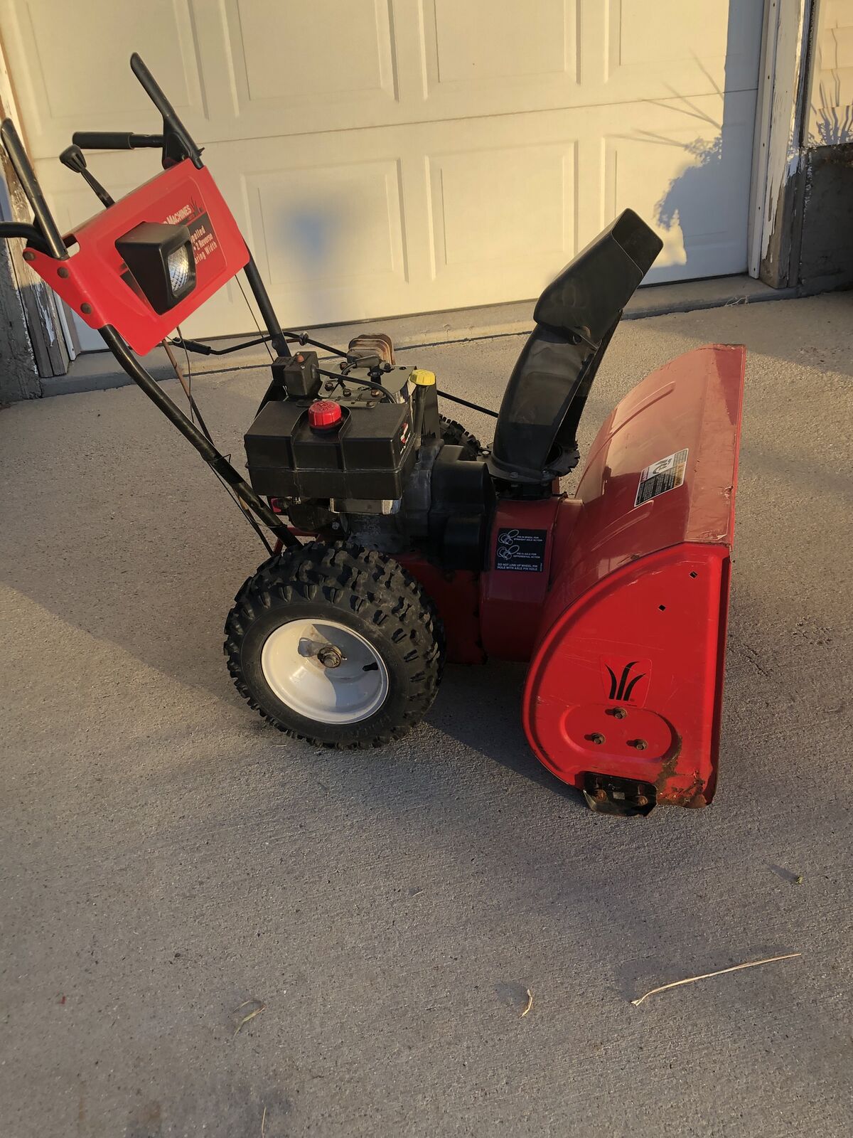 ELECTRIC START YARD MACHINE SNOWBLOWER WITH 30 INCH CLEARANCE