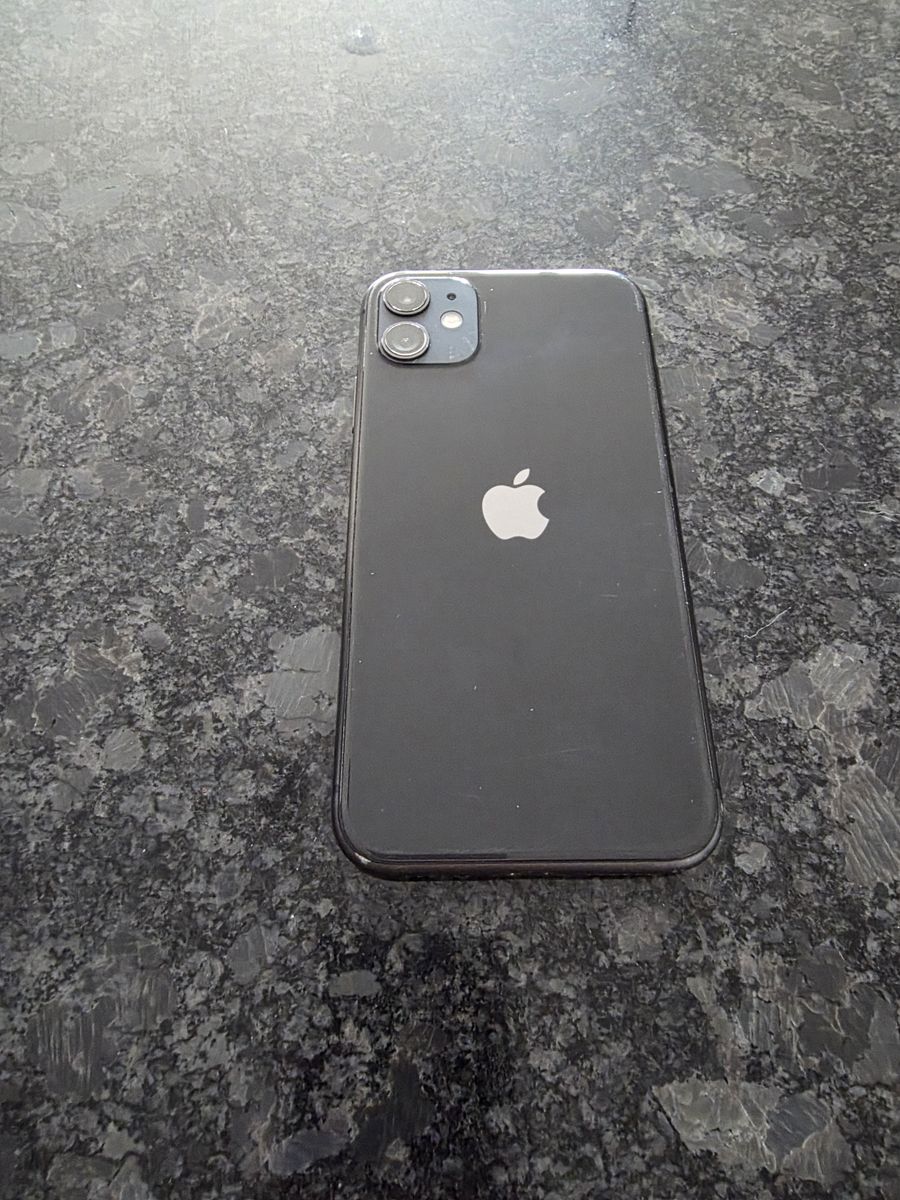 Apple iPhone 11 - Black