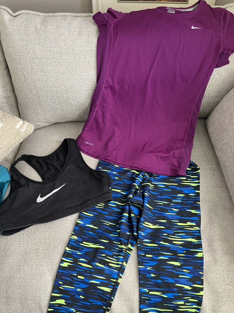 Nike Capri Leggings and Workout T-shirt Size L