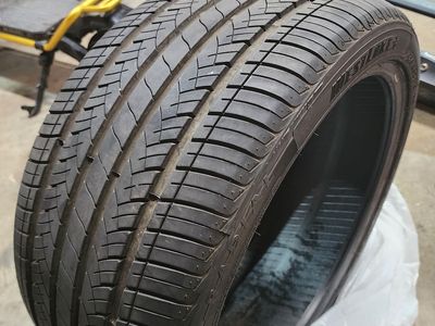265/35zr19 tire in new condition