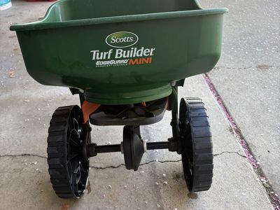 Scott’s Fertilizer Spreader