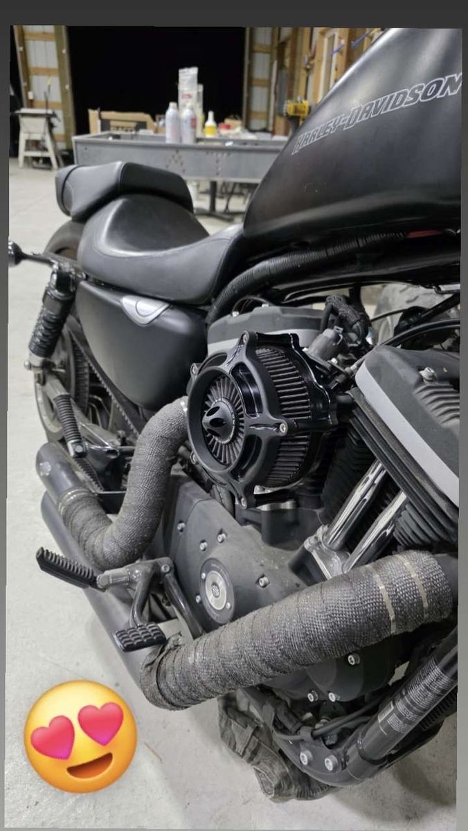 Harley Sportster 883 Iron Edition**