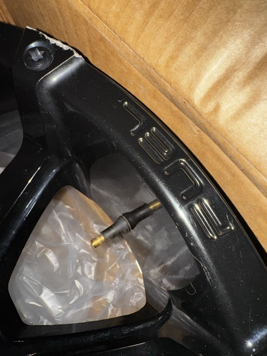Main image 3