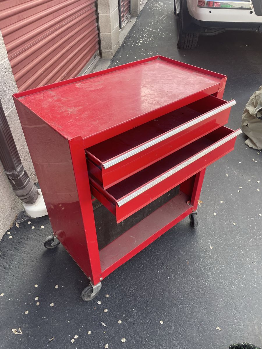 LHeavy-Duty Red Rolling Toolbox – Great Condition