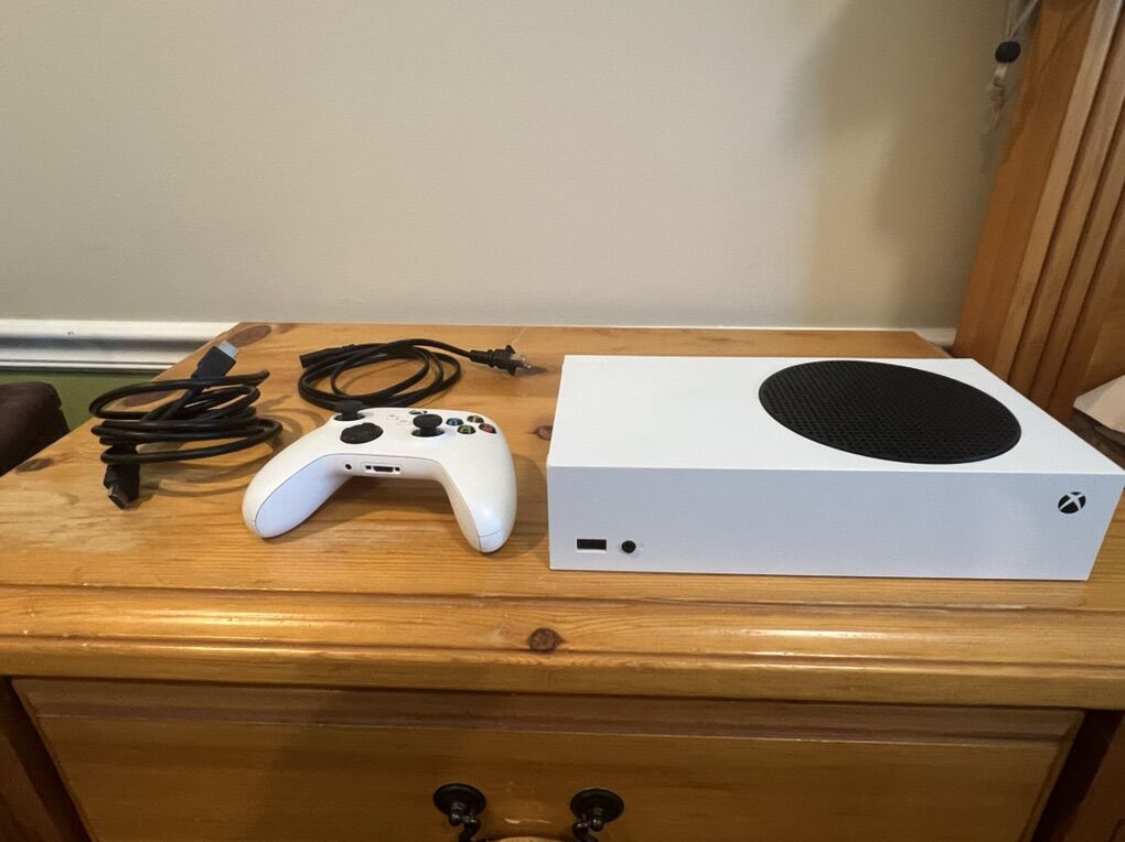 Xbox Series S (Good Condition)