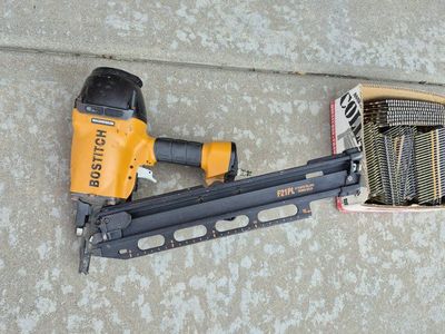 Bostitch F21PL 21-Degree Plastic Collated Framing Nailer with Box of Nails