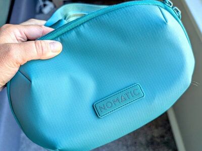 LIKE NEW Nomatic Navigator RS 1-3L Expandble Sling