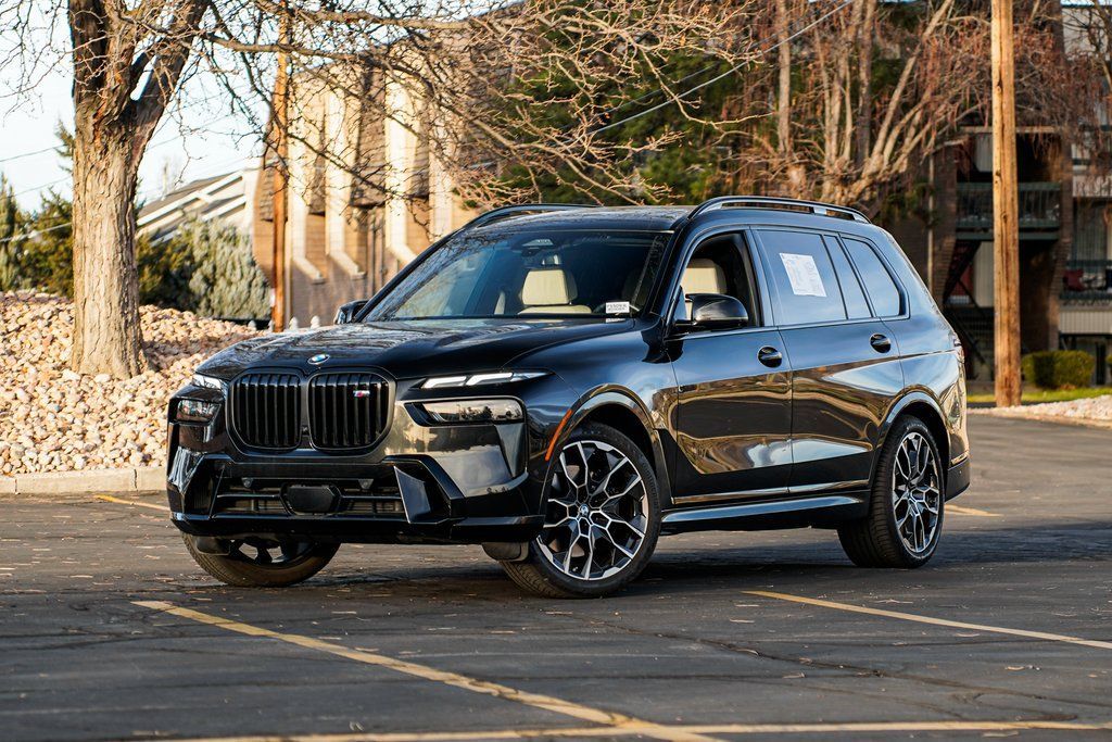 2025 BMW X7 M60i