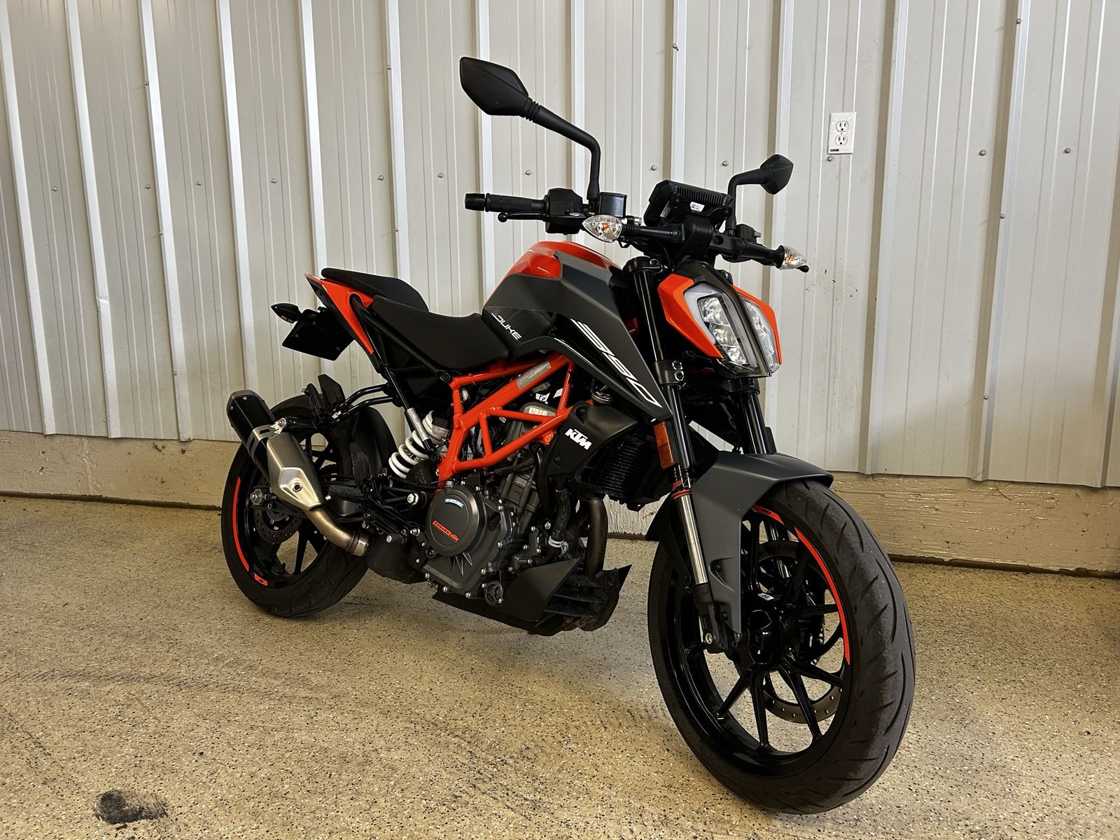 2023 KTM Duke 390