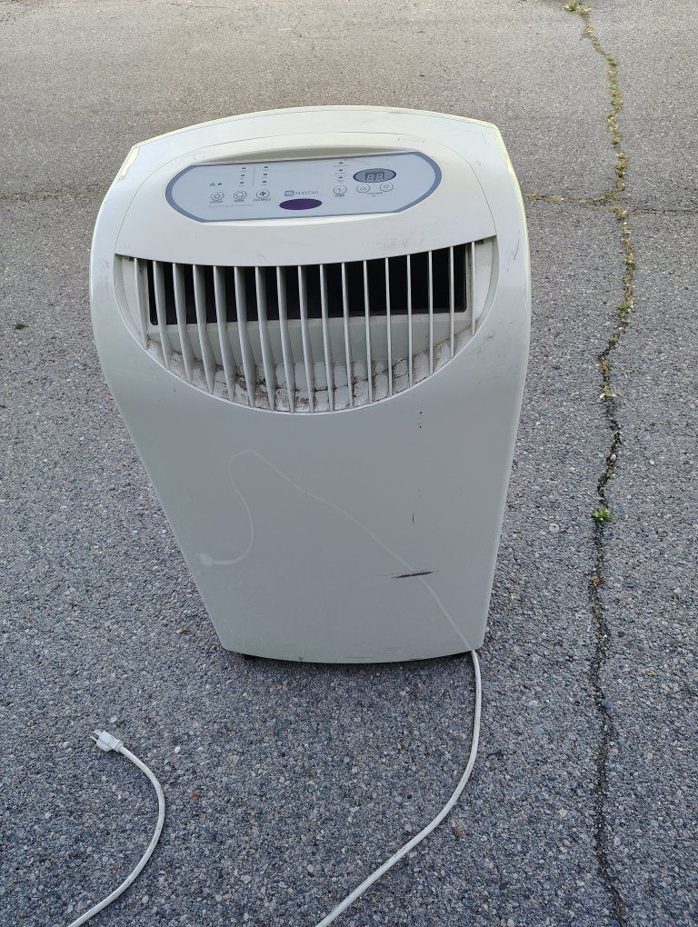 MAYTAG PORTABLE AIR CONDITIONER 9,000 BTU
