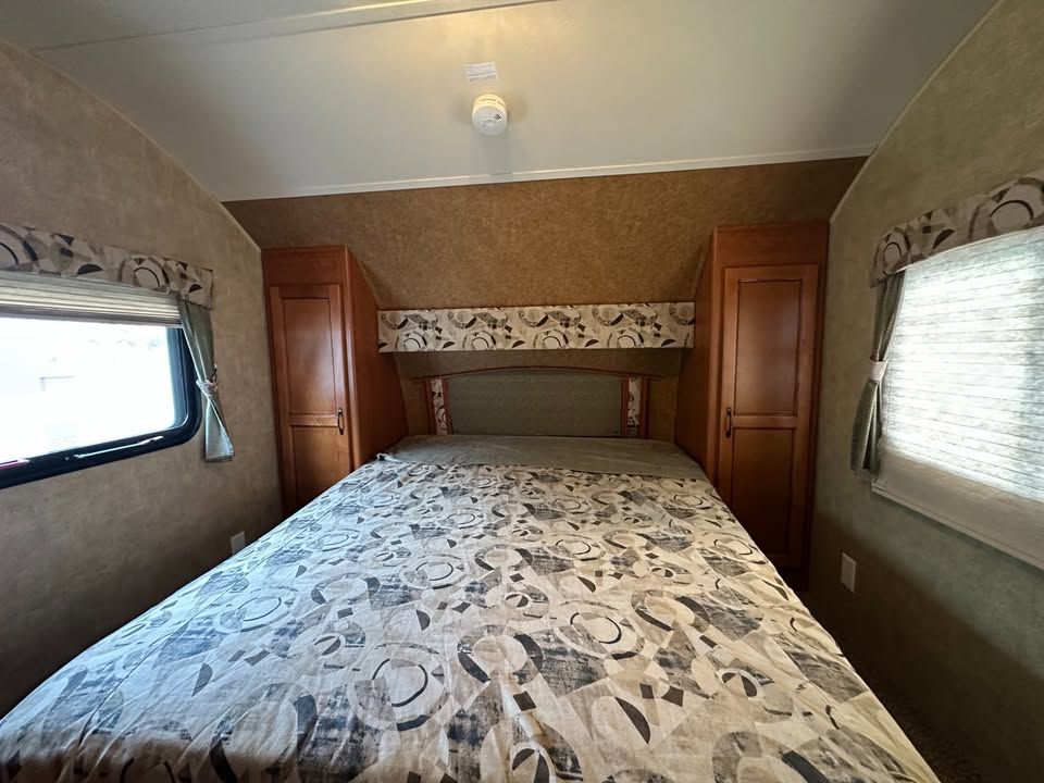 Main image 13