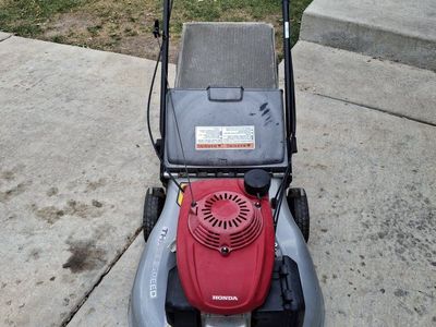 Honda HRR216 Lawnmower Runs Great