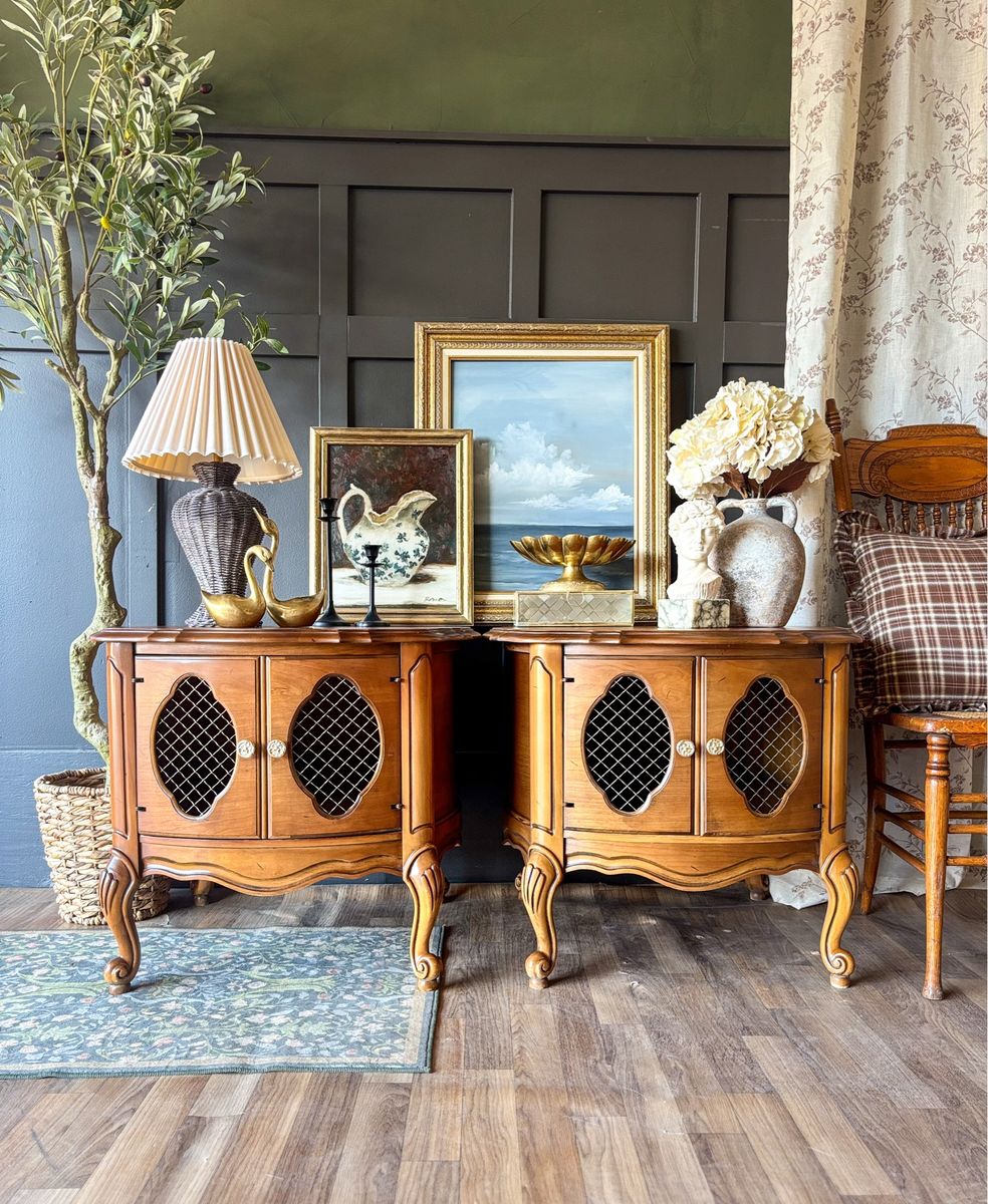 *FREE DELIVERY* Vintage French Provincial Oak End Tables/Nightstands