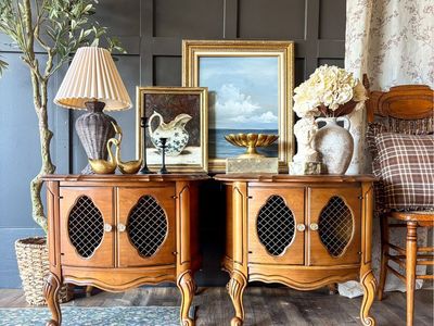 *FREE DELIVERY* Vintage French Provincial Oak End Tables/Nightstands