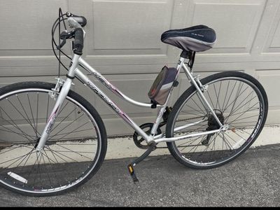 Kent Transit Cruiser Hybrid Bike - Silver, Adult