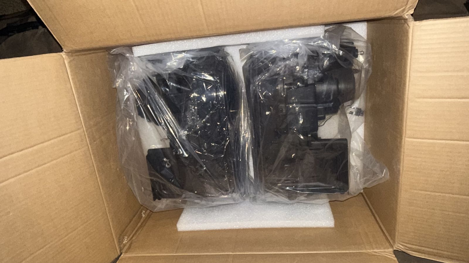 VLAND RGB Dual Beam Headlights For Dodge Challenger 2008-2014