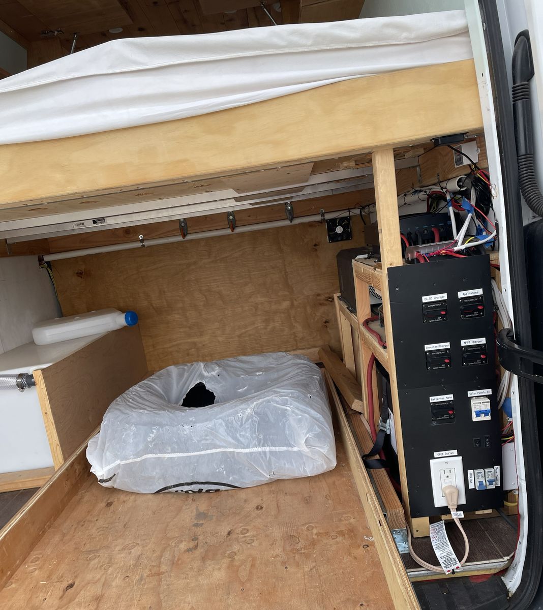 Main image 6