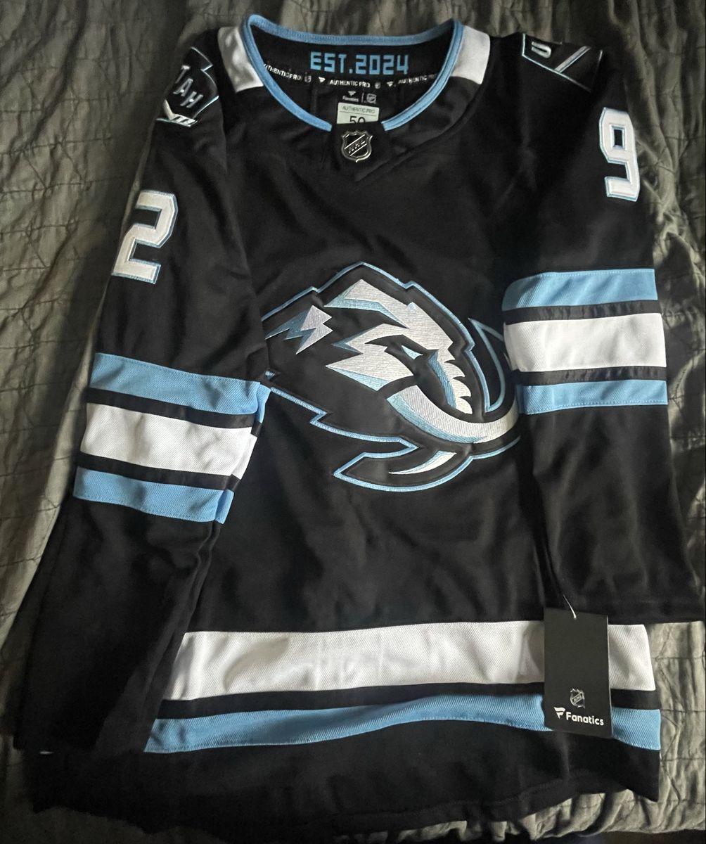 Fanatics Authentic Pro Utah Mammoth Logan Cooley 92 Hockey Jersey Adult Medium New with Tags