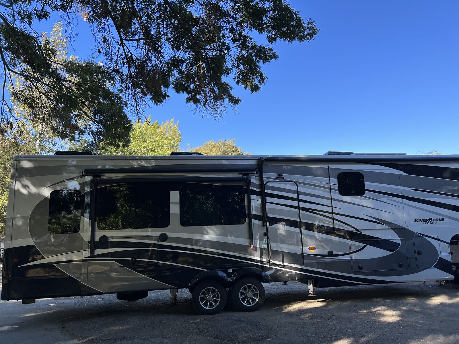 2021 Riverstone Legacy Fifth Wheel