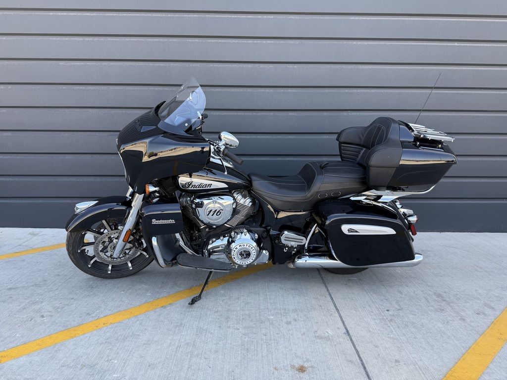 2024 Indian Motorcycle® Roadmaster® Limited Black Azure Crystal