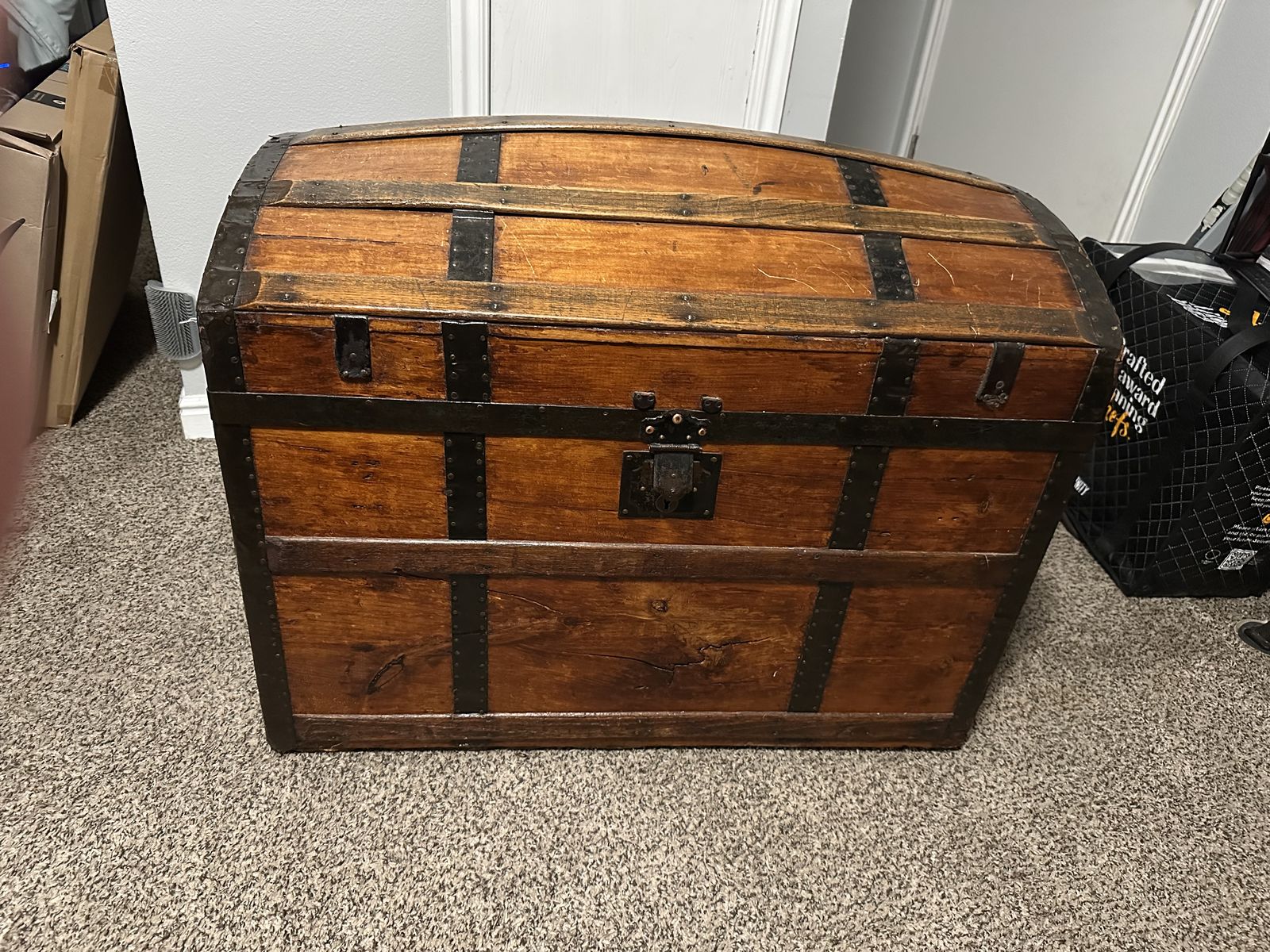 Main image 3