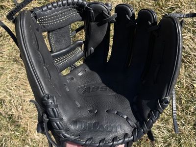 Wilson 11.5 in. Baseball Glove