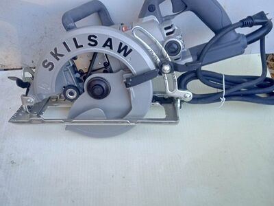skillsaw 7 1/4" worm drive.