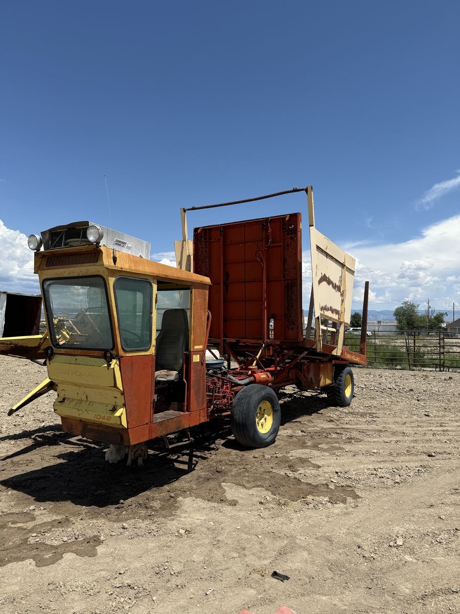 Self propelled bale wagon 