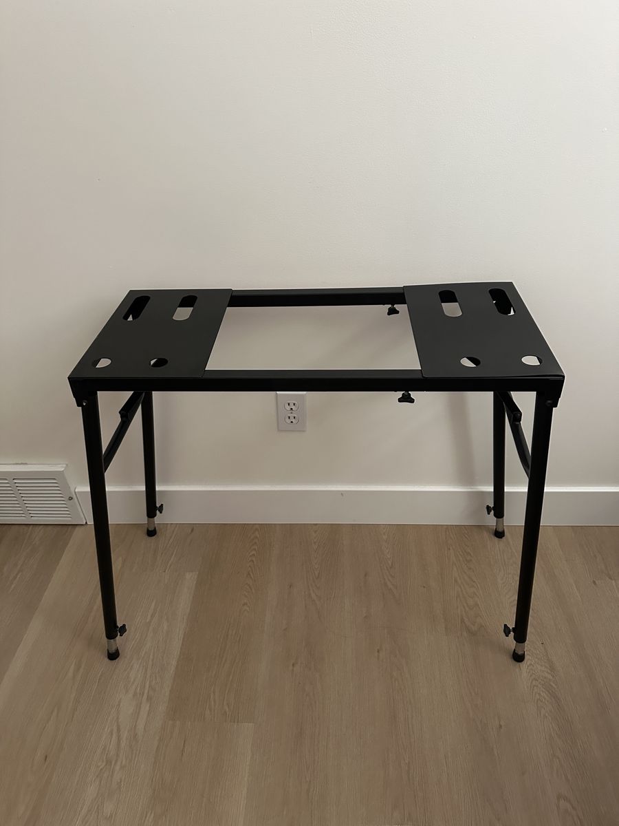 Adjustable piano / Keyboard stand