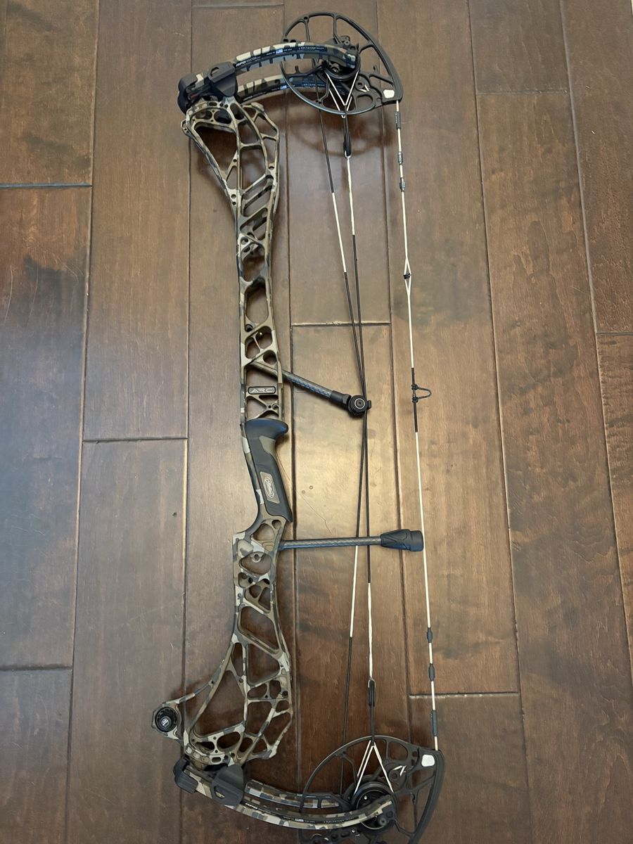 Mathews Arc 34 hunting compound bow