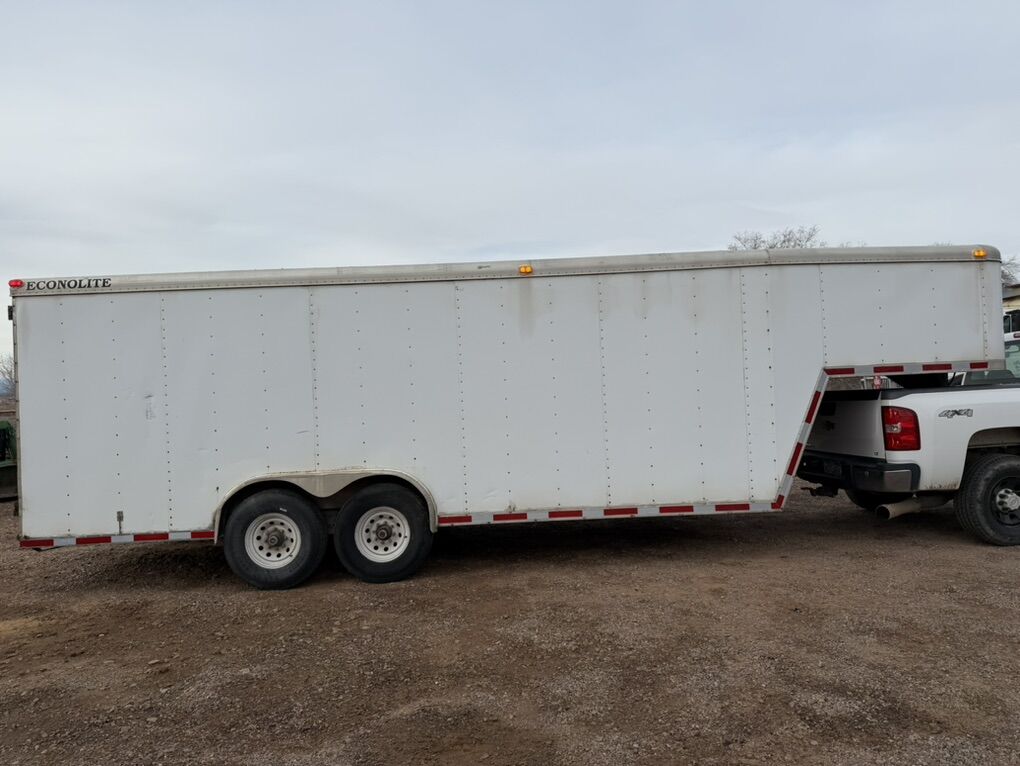 26' Gooseneck Econolite Encolosed Trailer