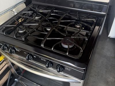 Frigidaire Gas Range Stove with Stainless Steel and Black Finish works great we moved and there is no gas so got electric $160