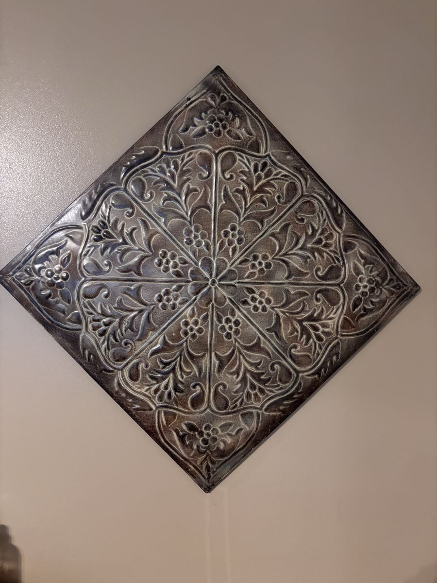 Metal home decor 18x18