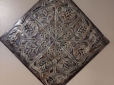 Metal home decor 18x18