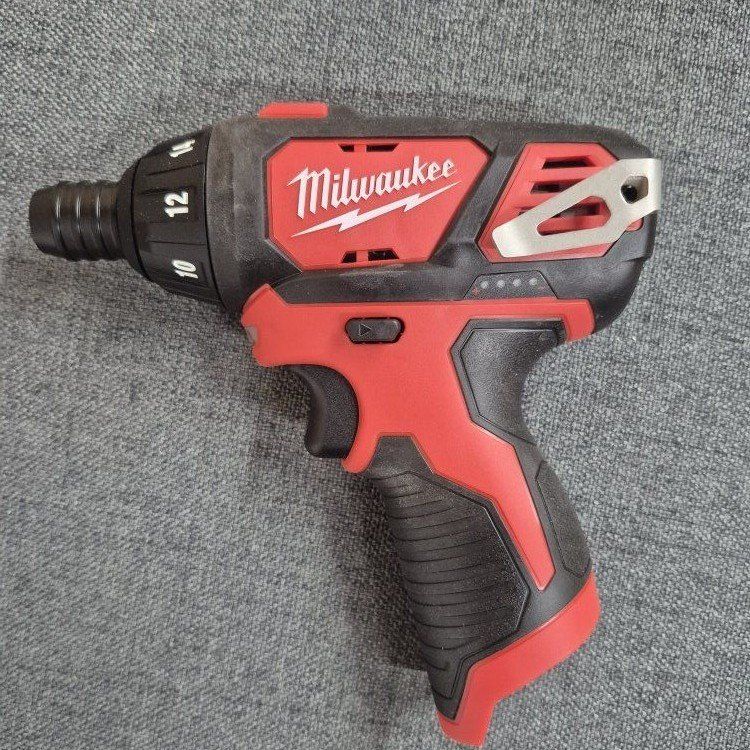 Milwaukee M12 1/4 Inch Hex Screwdriver
