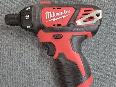 Milwaukee M12 1/4 Inch Hex Screwdriver