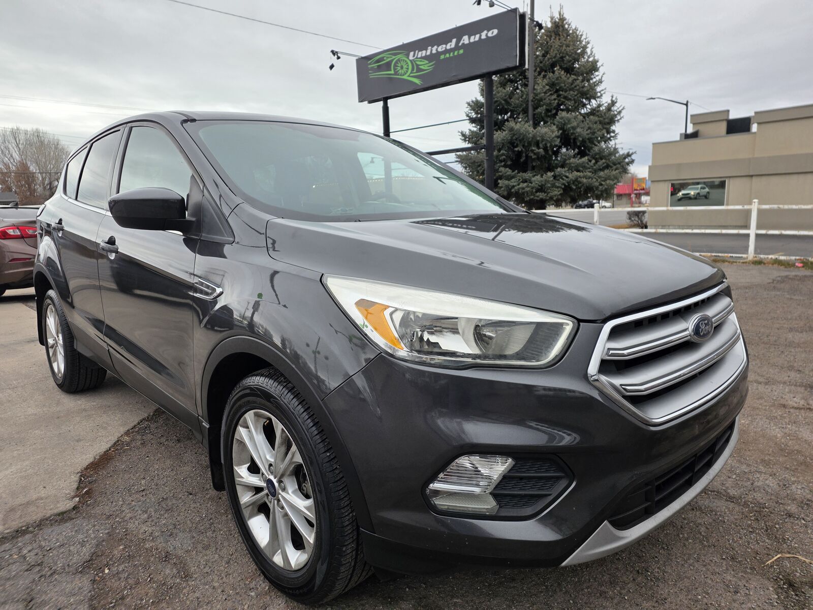2017 FORD ESCAPE SE