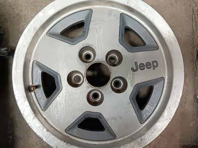 1991 Jeep Cherokee 15x7 Aluminum Wheel