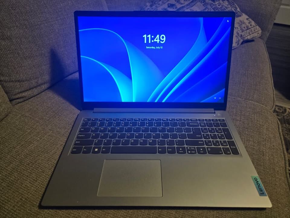 Lenovo IdeaPad 1 15AMN7 (82VG) Laptop - AMD Athlon Silver, 4GB RAM, 128GB SSD