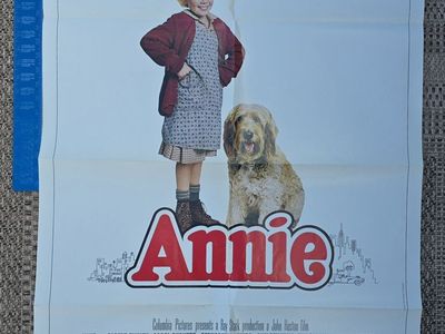 Original movie poster "Annie" 1982 Movie Poster - PG Rated, John Huston Film