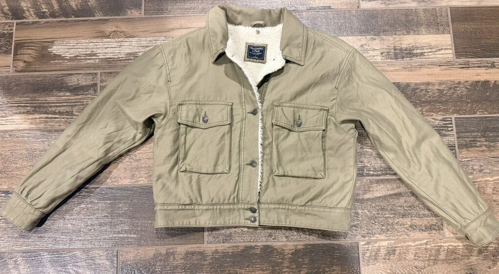 Abercrombie And Fitch Women’s Large Green Jacket