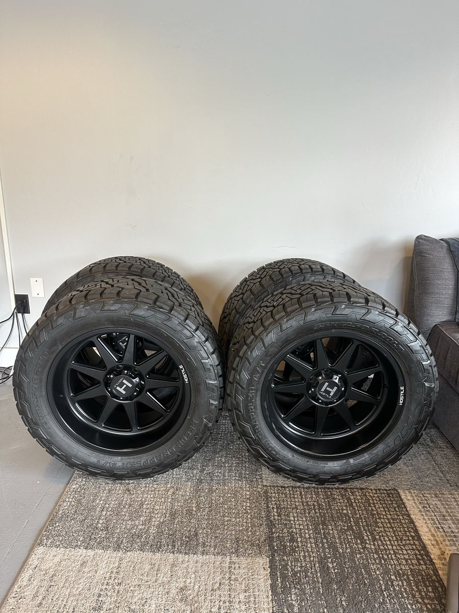 6x5.5 33x12.50R20 Tacoma Nitto & Hostile