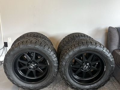 6x5.5 33x12.50R20 Tacoma Nitto & Hostile
