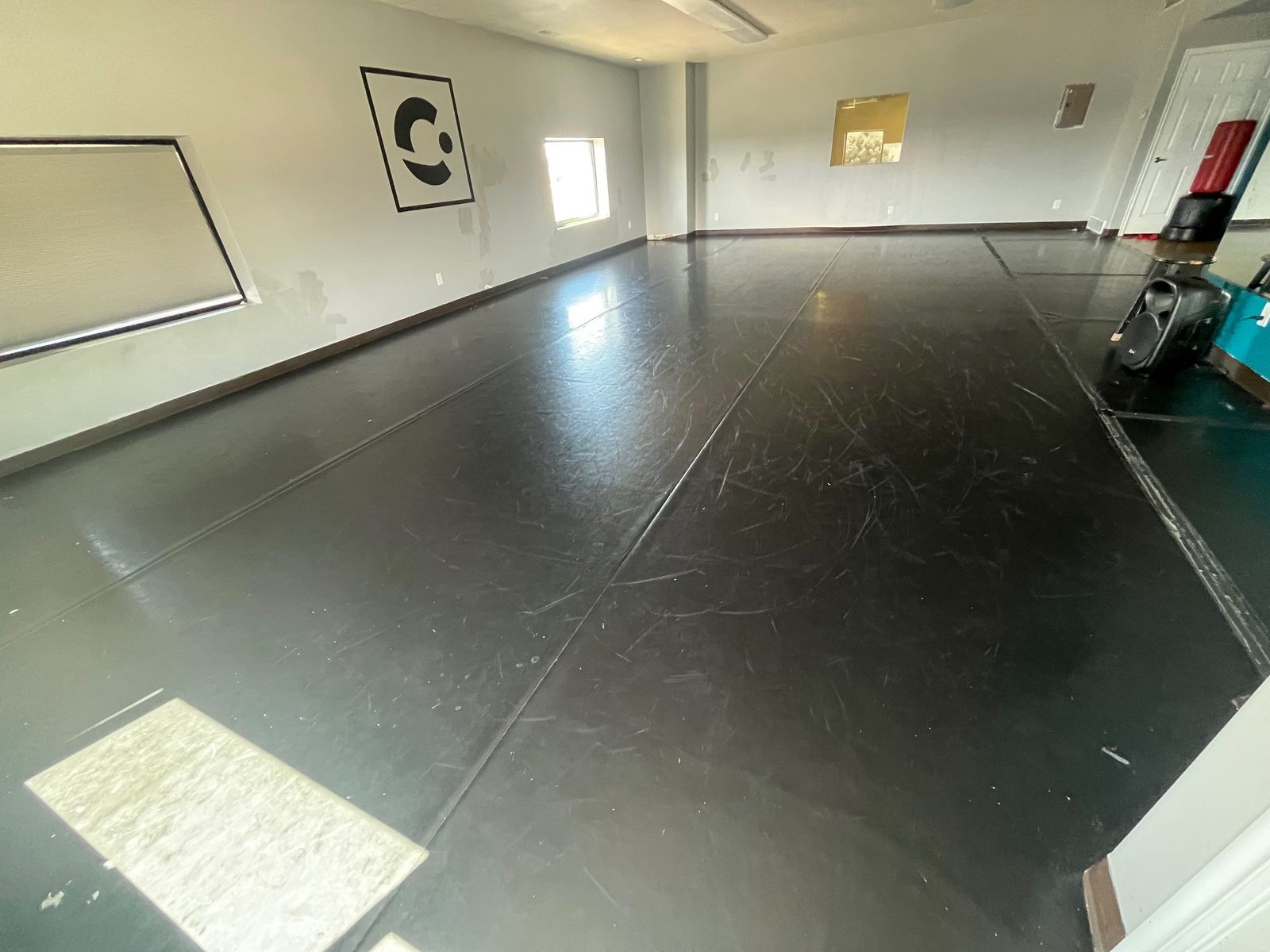 Main image 5
