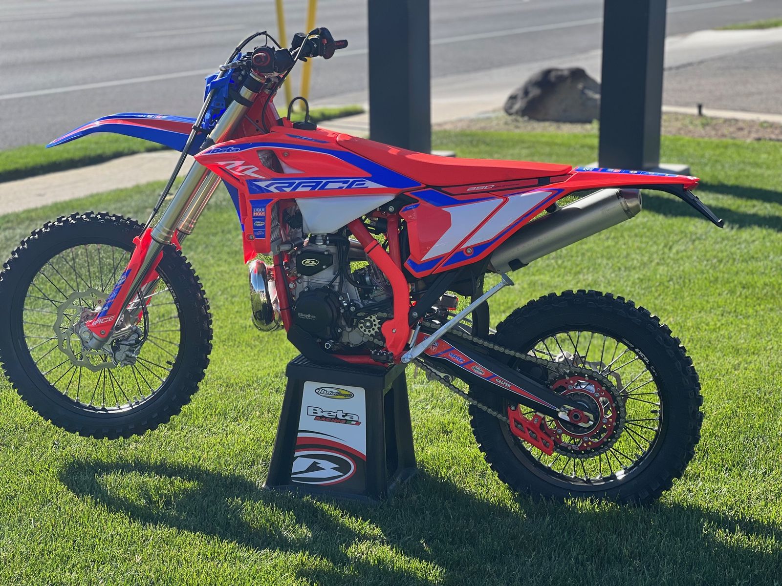 2025 BETA 250RR RACE DISPLAY DEMO