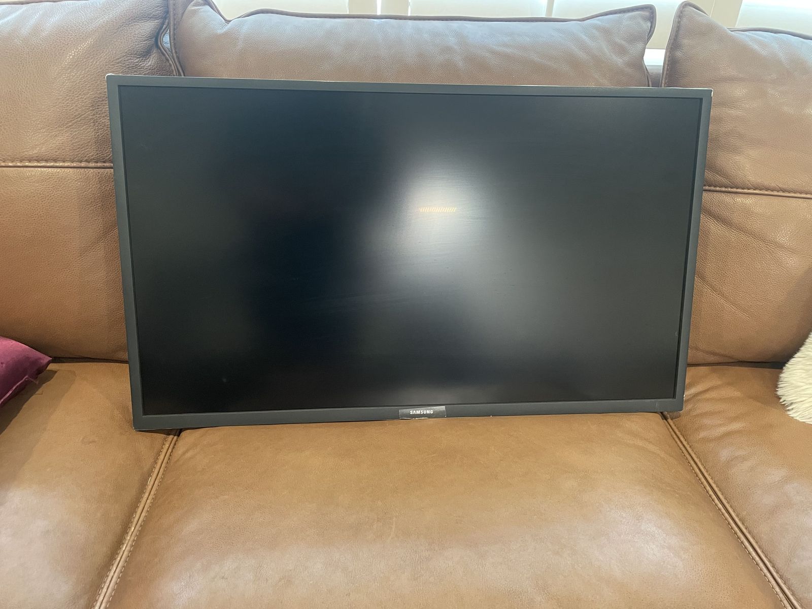 Samsung 32in 4k Monitor - Mount Included - No Stand