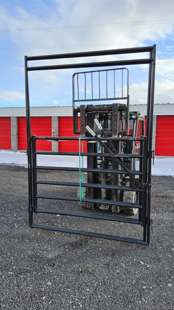 Horse panels, feeders & Bow gates