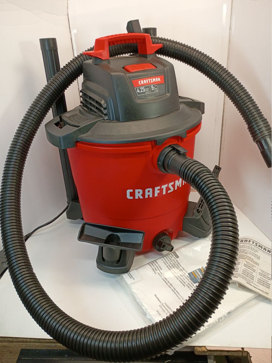 Craftsman 9 gal Corded Wet/Dry Vacuum 8.3 amps 120 V 4.25 HP Like New